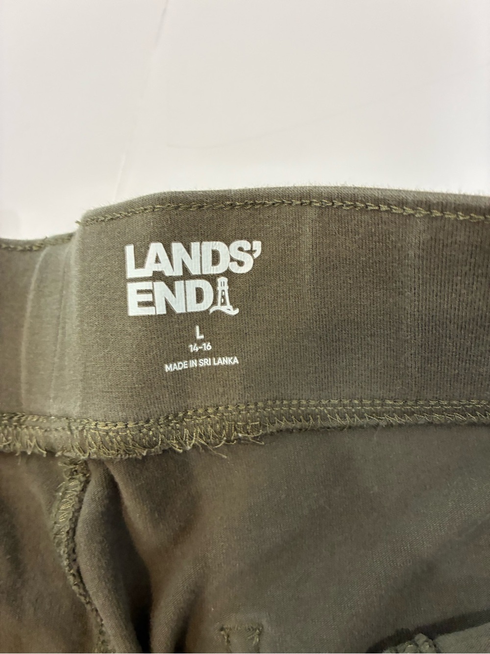 Lands’ End Starfish Pull‑On Cargo Shorts (Large) Olive Green Like New - Picture 3 of 12